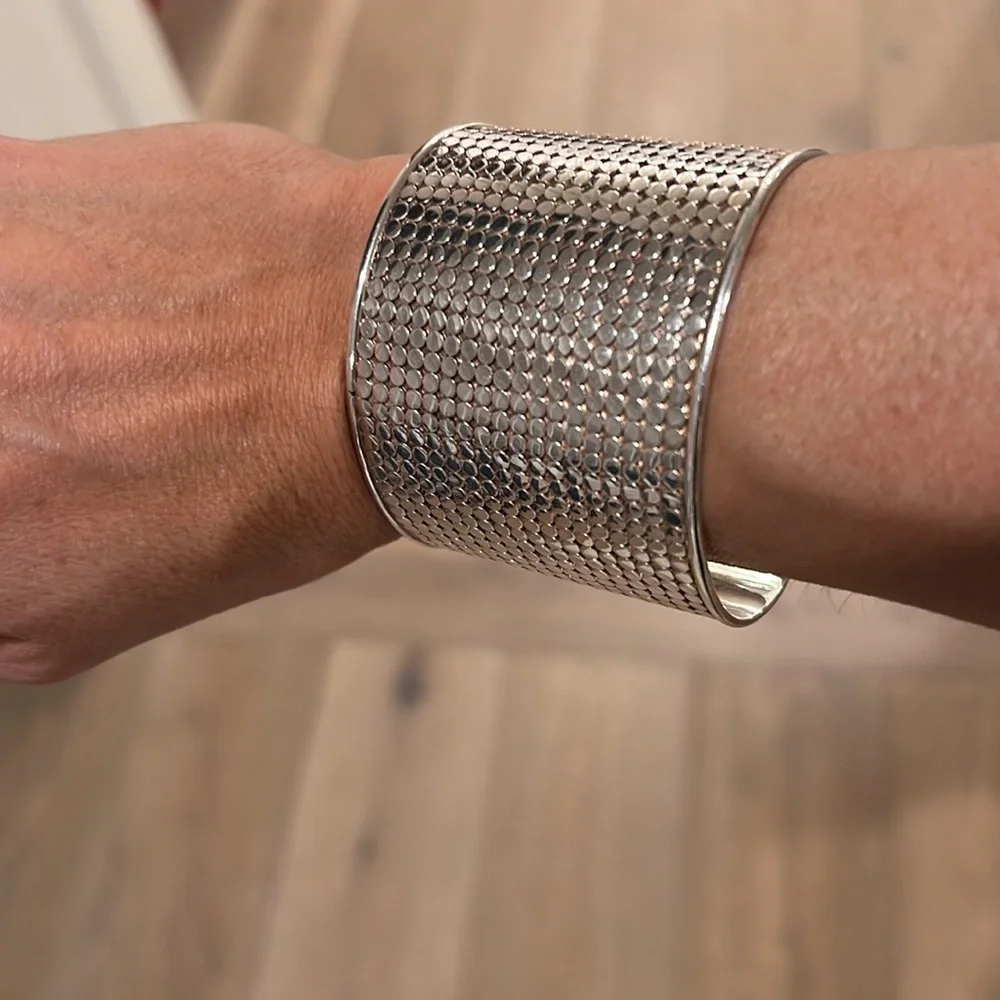 Anna Beck wide dotted cuff silver - Picture 4 of 5